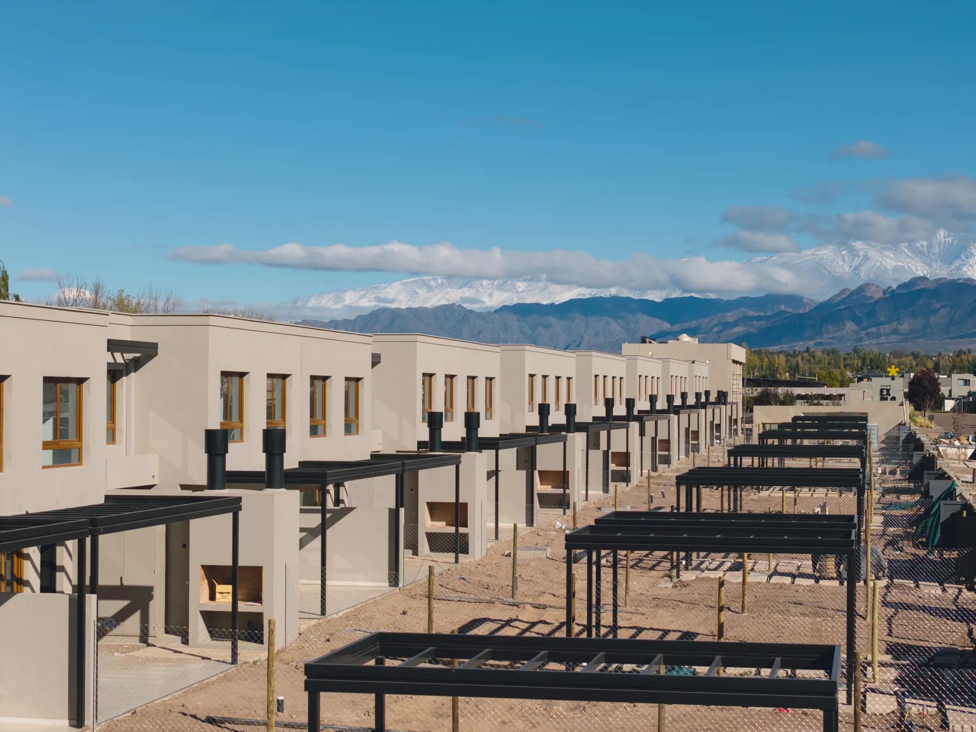Obra de un desarrollo residencial en Mendoza