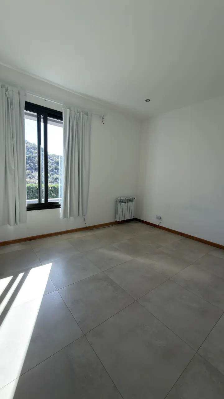 Casa 3 dorm. en Barrio Aguaribay, Sector Valle — Vistalba — foto 9
