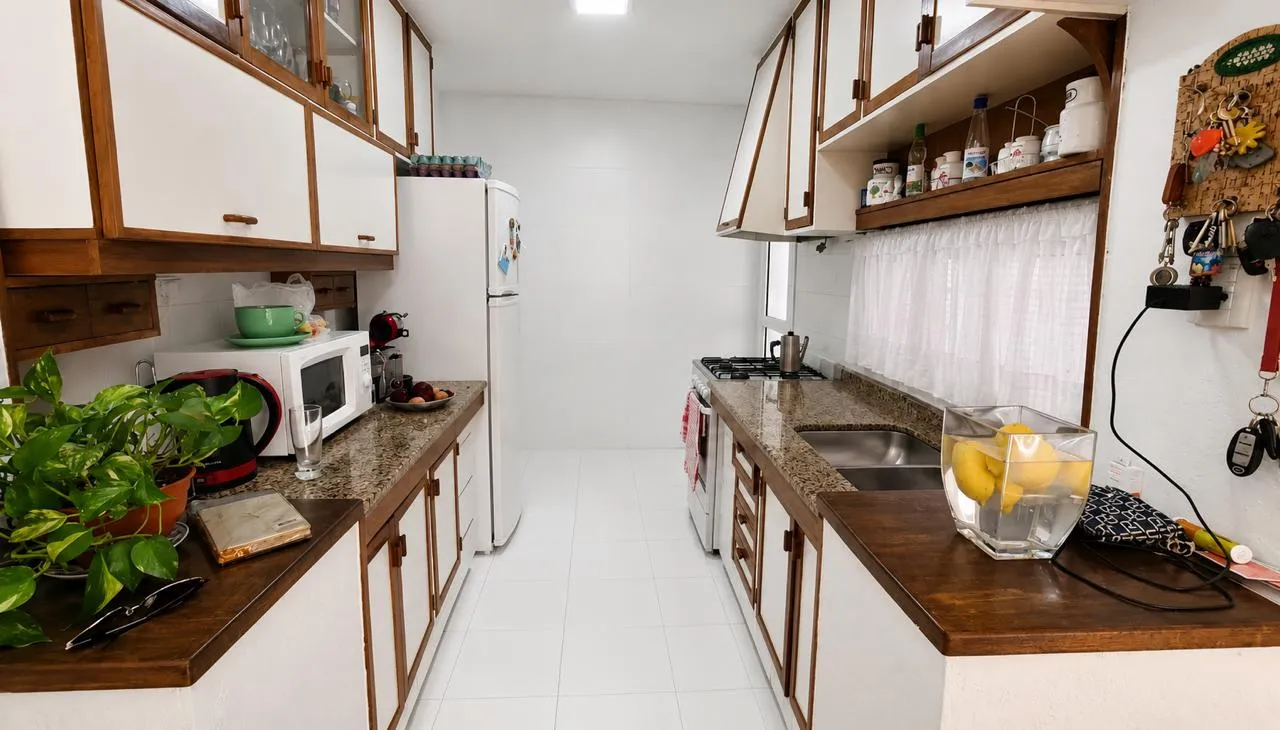 Casa 4 dorm. + estudio en Peltier — Godoy Cruz — foto 6