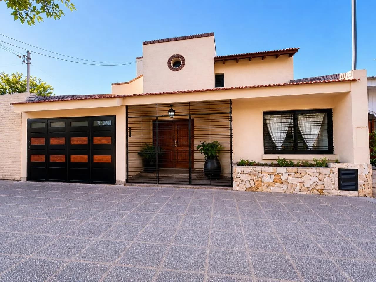 Casa 4 dorm. + estudio en Peltier — Godoy Cruz — foto 7