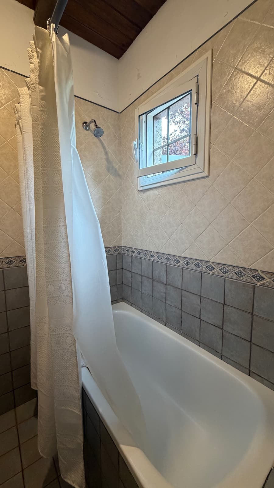 Casa 2 dorm. + 1 estudio - Chacras de Coria, jardín parquizado y pileta — foto 19