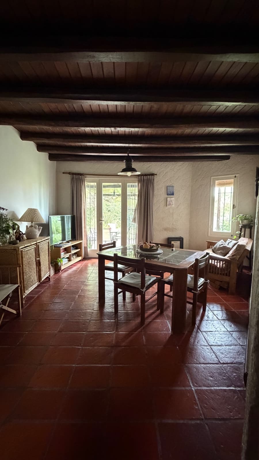 Casa 2 dorm. + 1 estudio - Chacras de Coria, jardín parquizado y pileta — foto 8