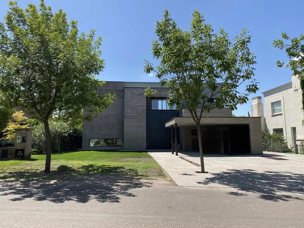 Casa en Venta | 2 Master Suite | Barrio Pueyrredón, Chacras de Coria | Apta Ascensor