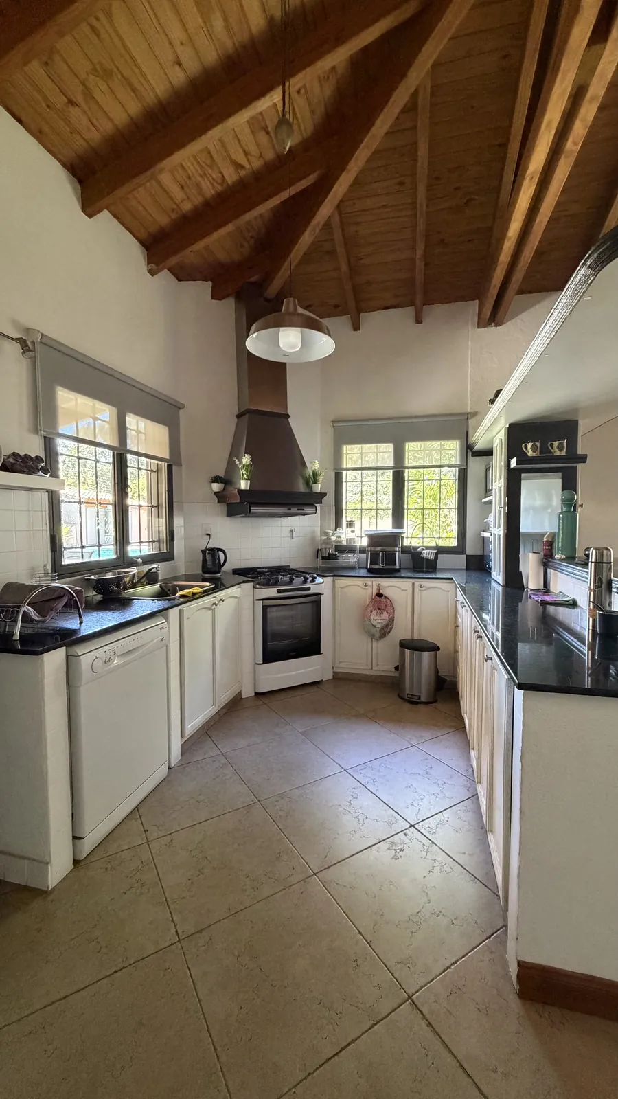 Casa 3 dorm. + departamento independiente en Chacras de Coria — foto 4