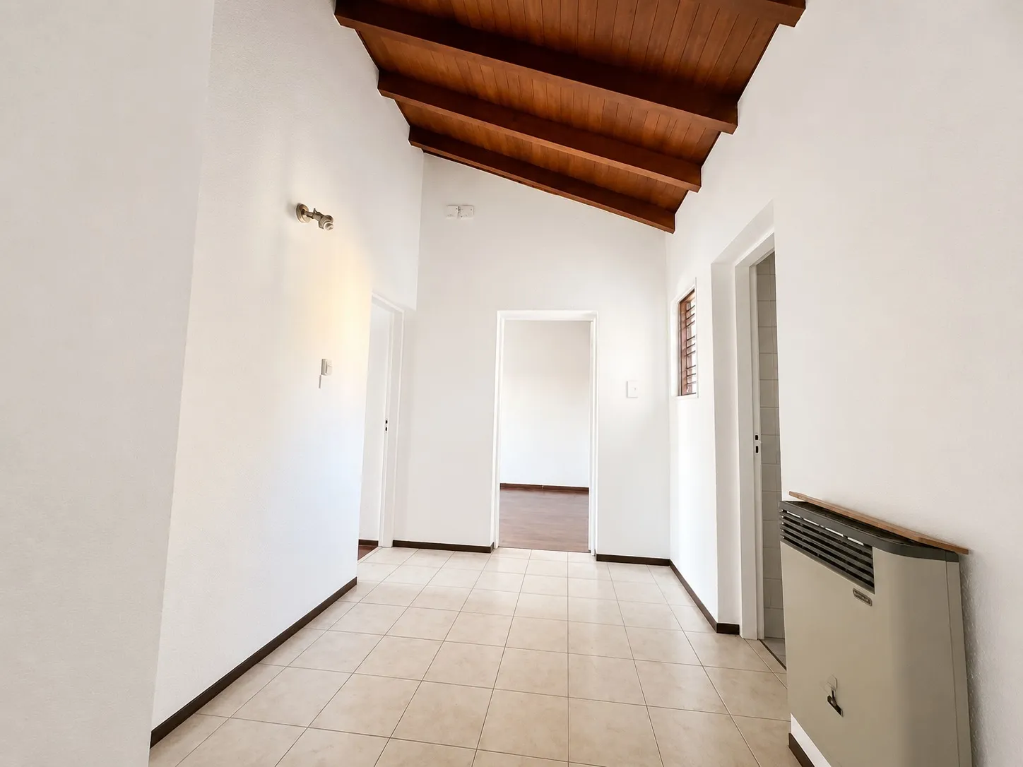 Casa 4 dorm. + estudio en Peltier — Godoy Cruz — foto 9